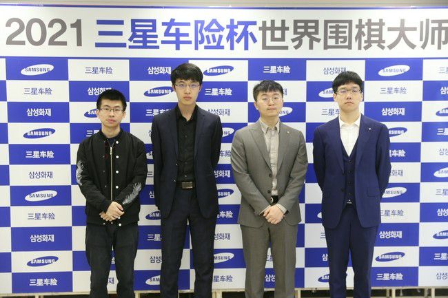 他咧着嘴、瞪着眼骂道：姓施的，你特么老眼昏花了。